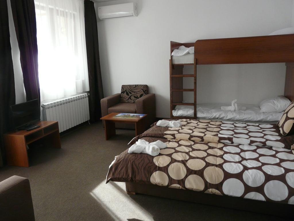 ספרבה בניה Yuliya Guest House מראה חיצוני תמונה