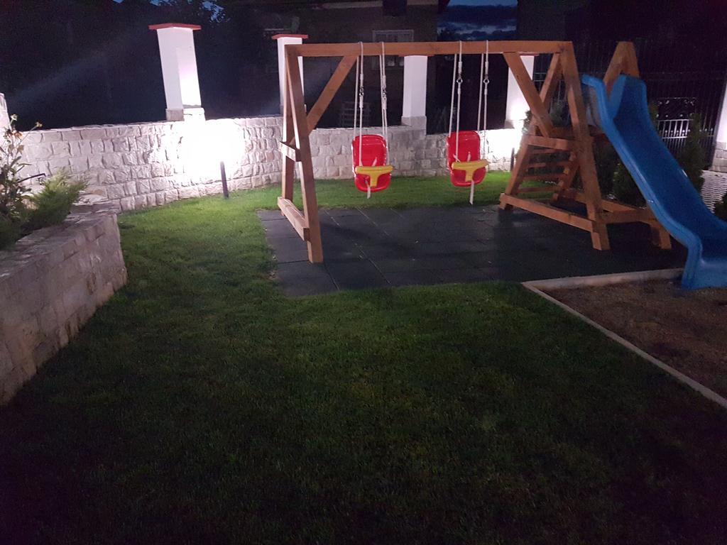 ספרבה בניה Yuliya Guest House מראה חיצוני תמונה