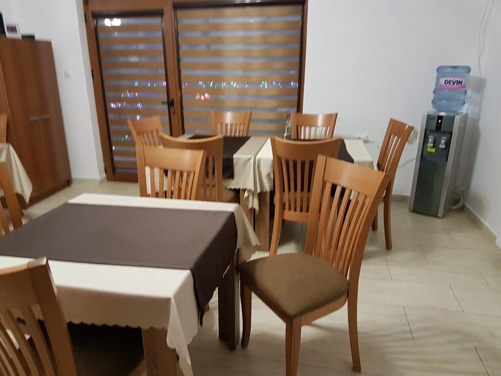 ספרבה בניה Yuliya Guest House מראה חיצוני תמונה